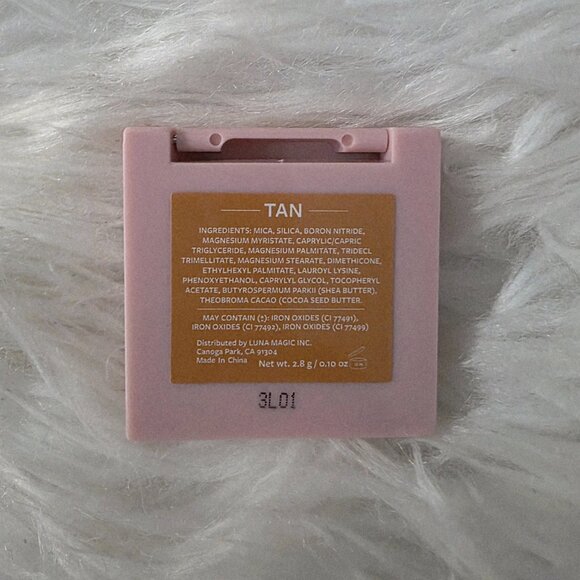 NWT Luna Magic Soft Perfection Foundation Powder, Tan, 2.8g - Picture 2 of 5